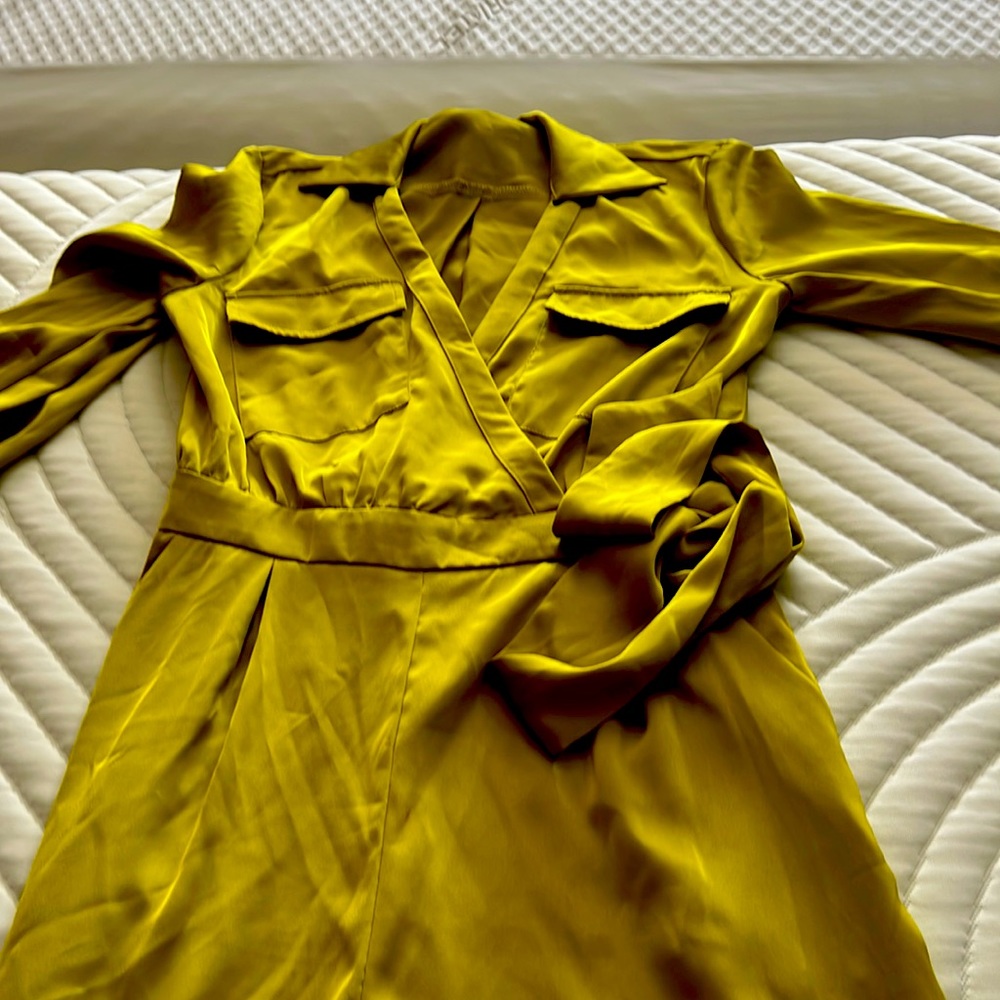 Jumpsuit new brand Strut $ Bolt size Small.Bright green Runs small, Silky